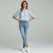 Blusa con textura floral transparente: estilo elegante para todos los días 1