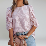 Blusa con textura floral transparente: estilo elegante para todos los días 2