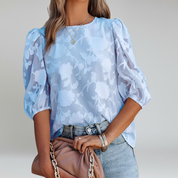Blusa con textura floral transparente: estilo elegante para todos los días 4