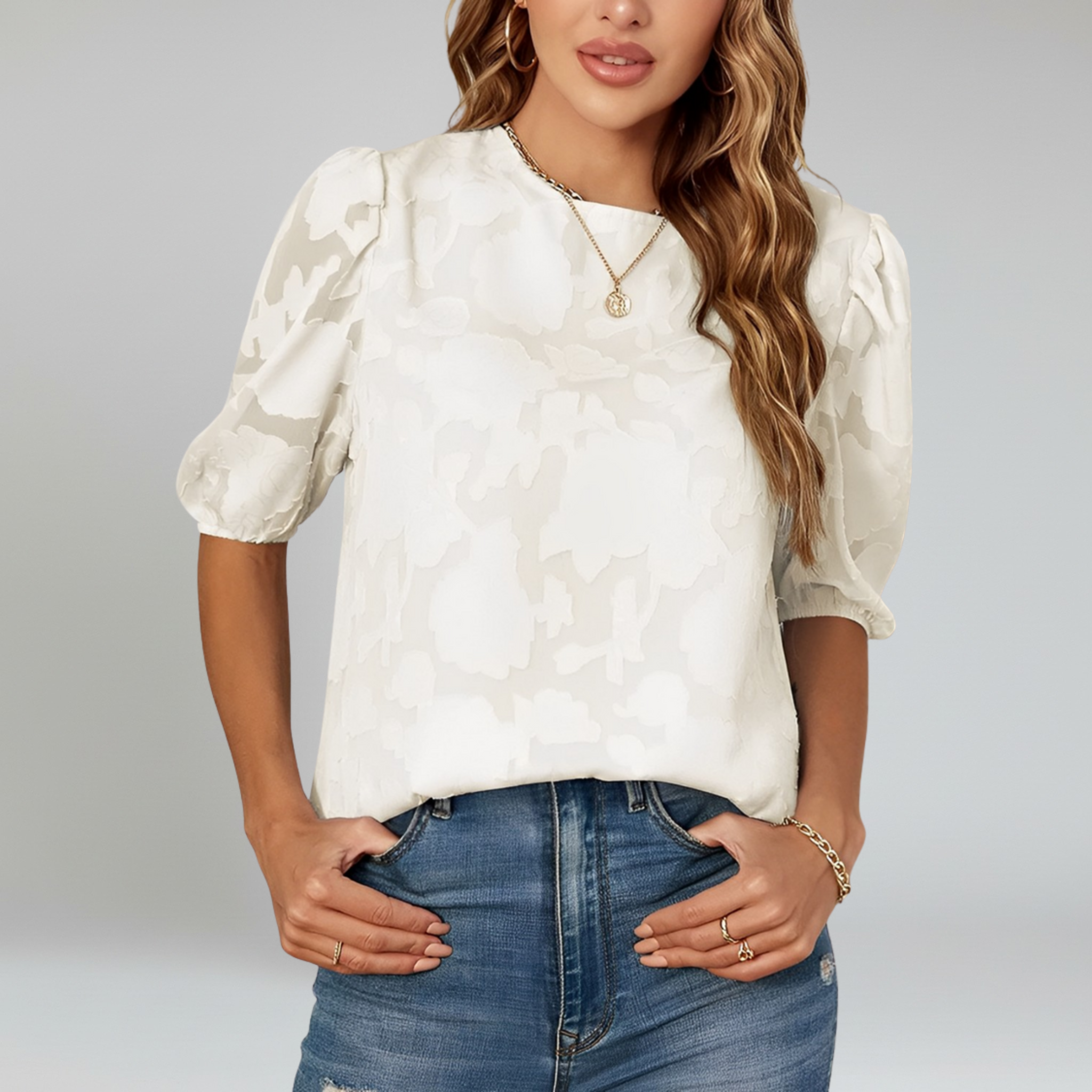 Blusa con textura floral transparente: estilo elegante para todos los días 6