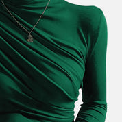 Blusa de cuello alto con detalle fruncido: estilo elegante para ir a la oficina o a la cena. 6