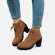 Botines de tacón cuadrado: estilo urbano chic para mujer 0