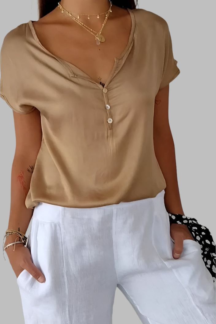 Camisa con cuello en V y botones: estilo casual para el día a día 1