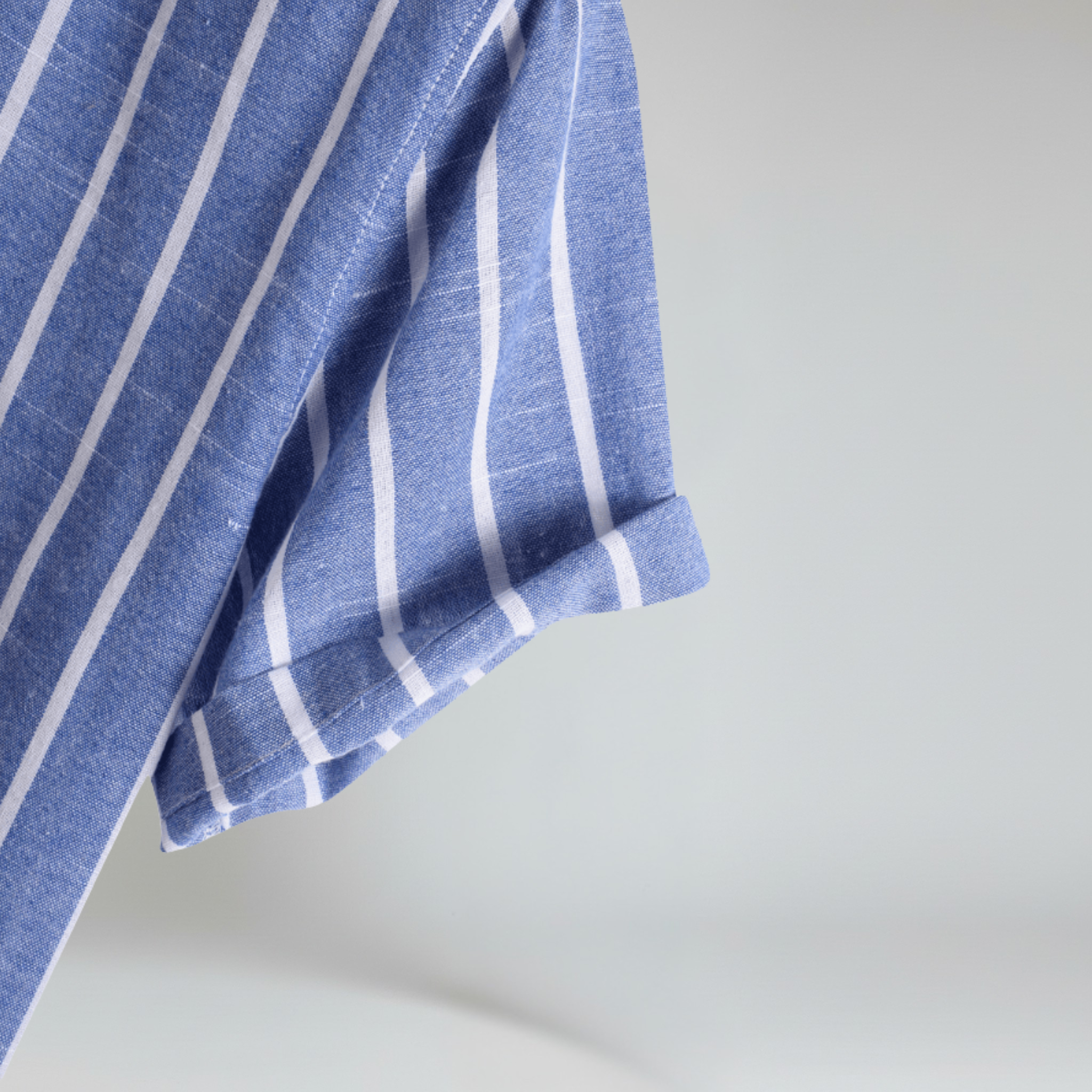 Camisa de mezcla de lino – Rayas verticales – Look relajado de verano 3