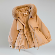 Chaqueta acolchada con capucha: estilo informal de invierno para mujer 3