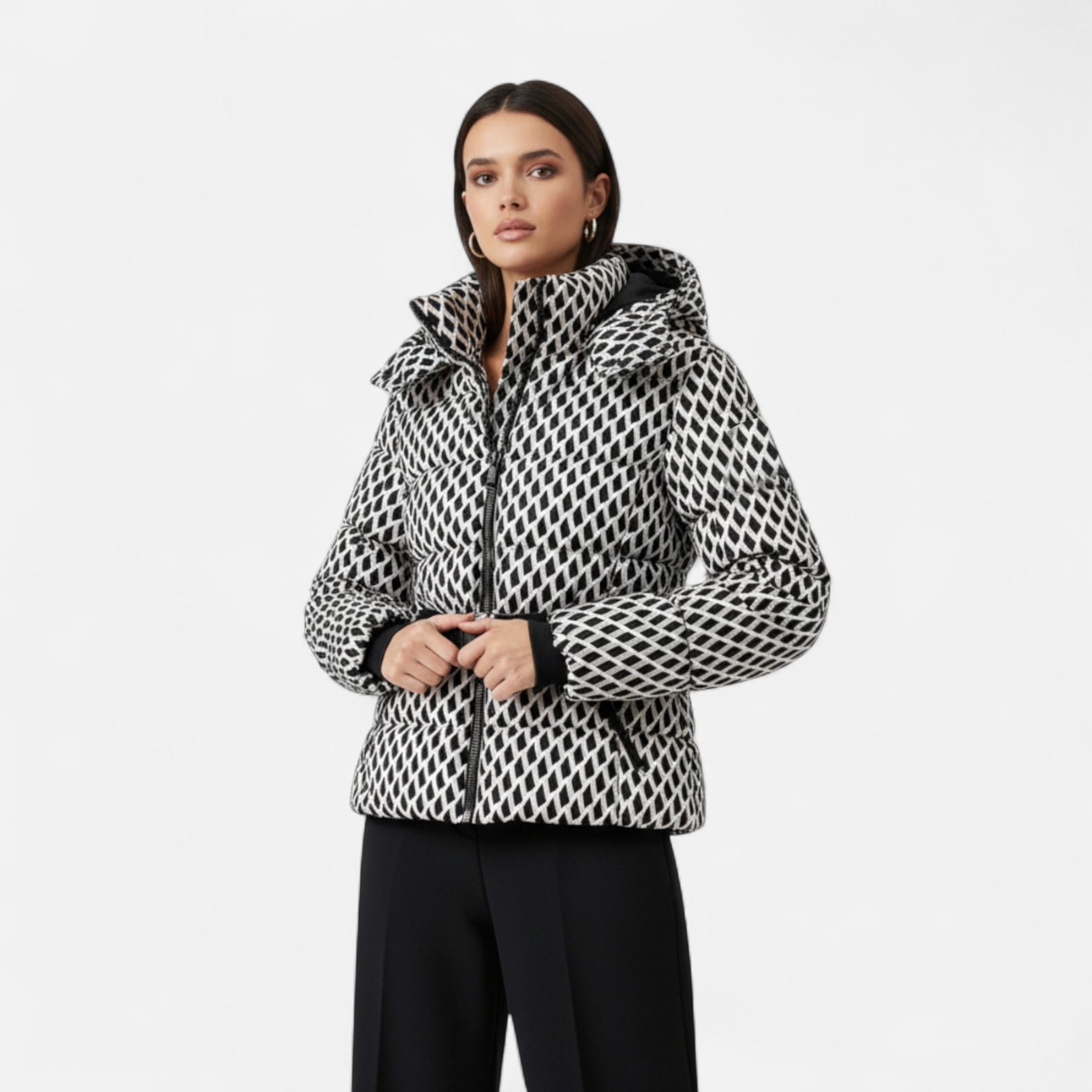 Chaqueta acolchada con cinturón ajustable: un básico elegante para el invierno 3