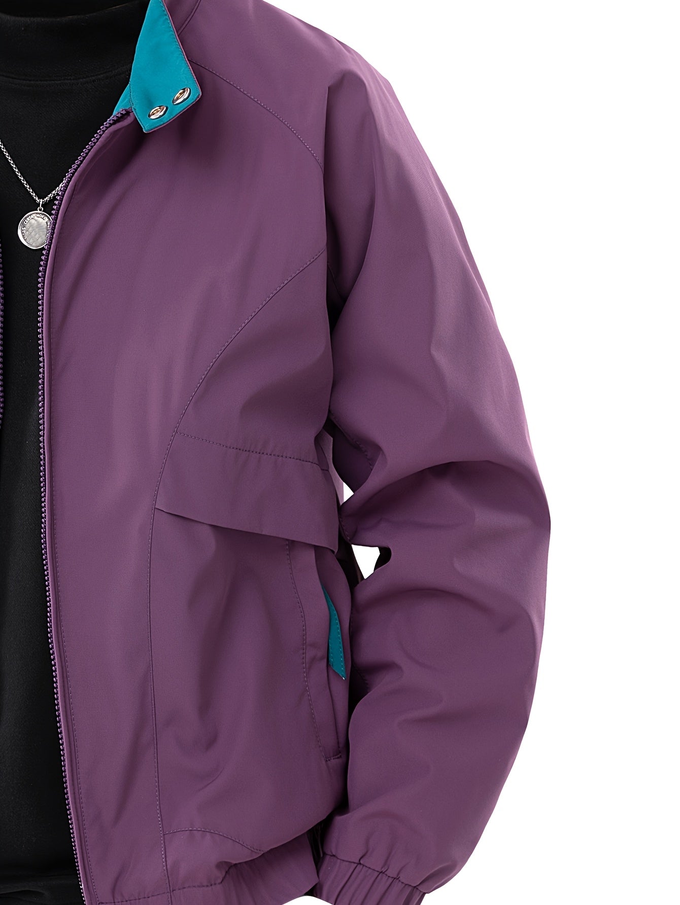 Chaqueta cortavientos ligera e impermeable de estilo urbano e informal. 3