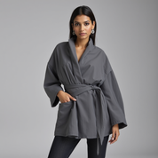 Chaqueta cruzada con lazo en la cintura: estilo de capas sin esfuerzo 1