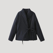 Chaqueta cruzada con lazo en la cintura: estilo de capas sin esfuerzo 5