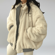 Chaqueta de piel sintética de corte extragrande: look informal y acogedor para el invierno 6