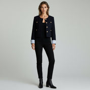 Chaqueta de traje con diseño de empalme: look elegante para la oficina o informal 1