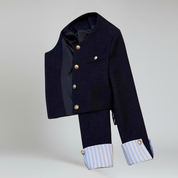 Chaqueta de traje con diseño de empalme: look elegante para la oficina o informal