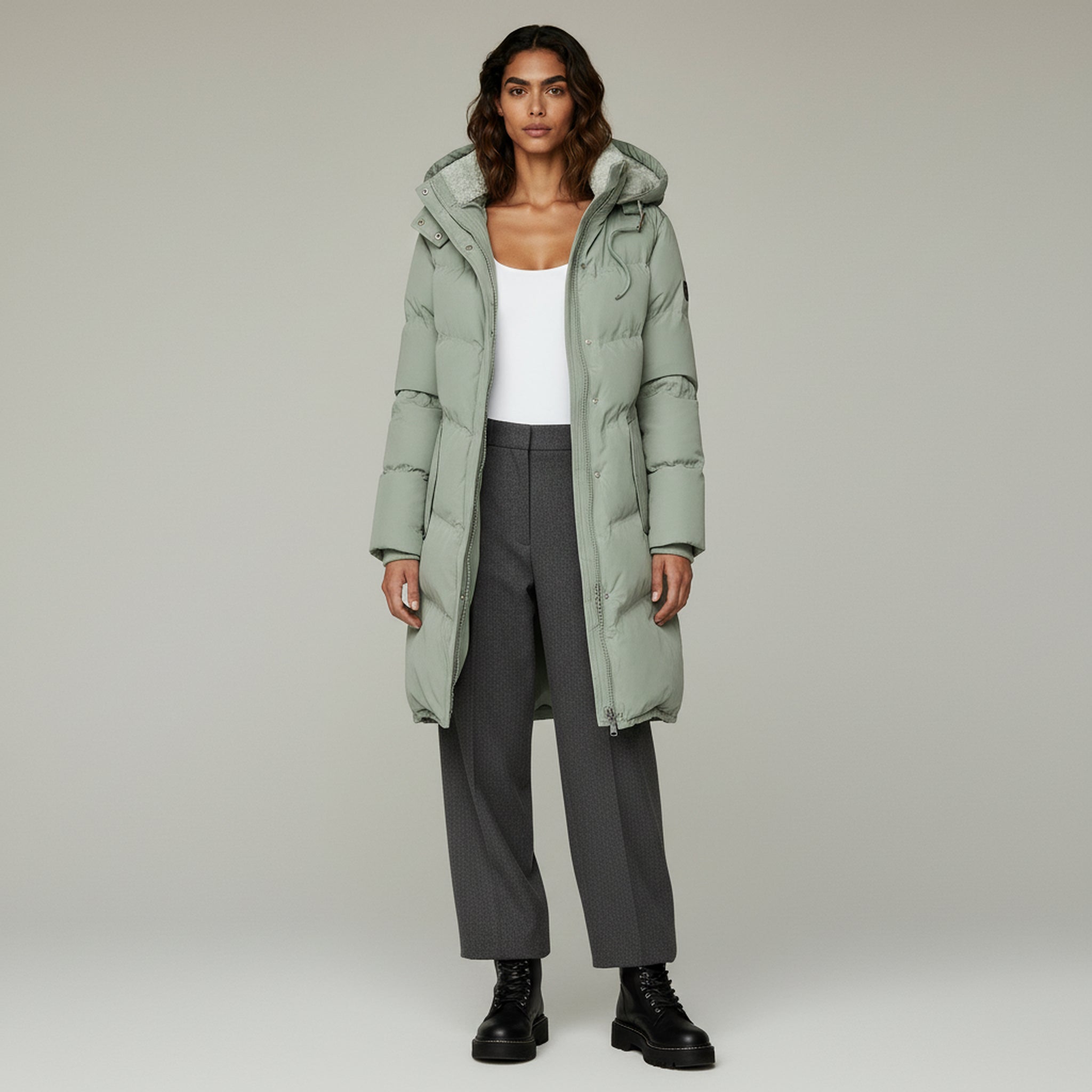 Elegante abrigo acolchado de invierno con capucha para mujer 1