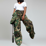 Pantalones cargo con bolsillo desmontable y cintura alta. Estilo urbano. 6