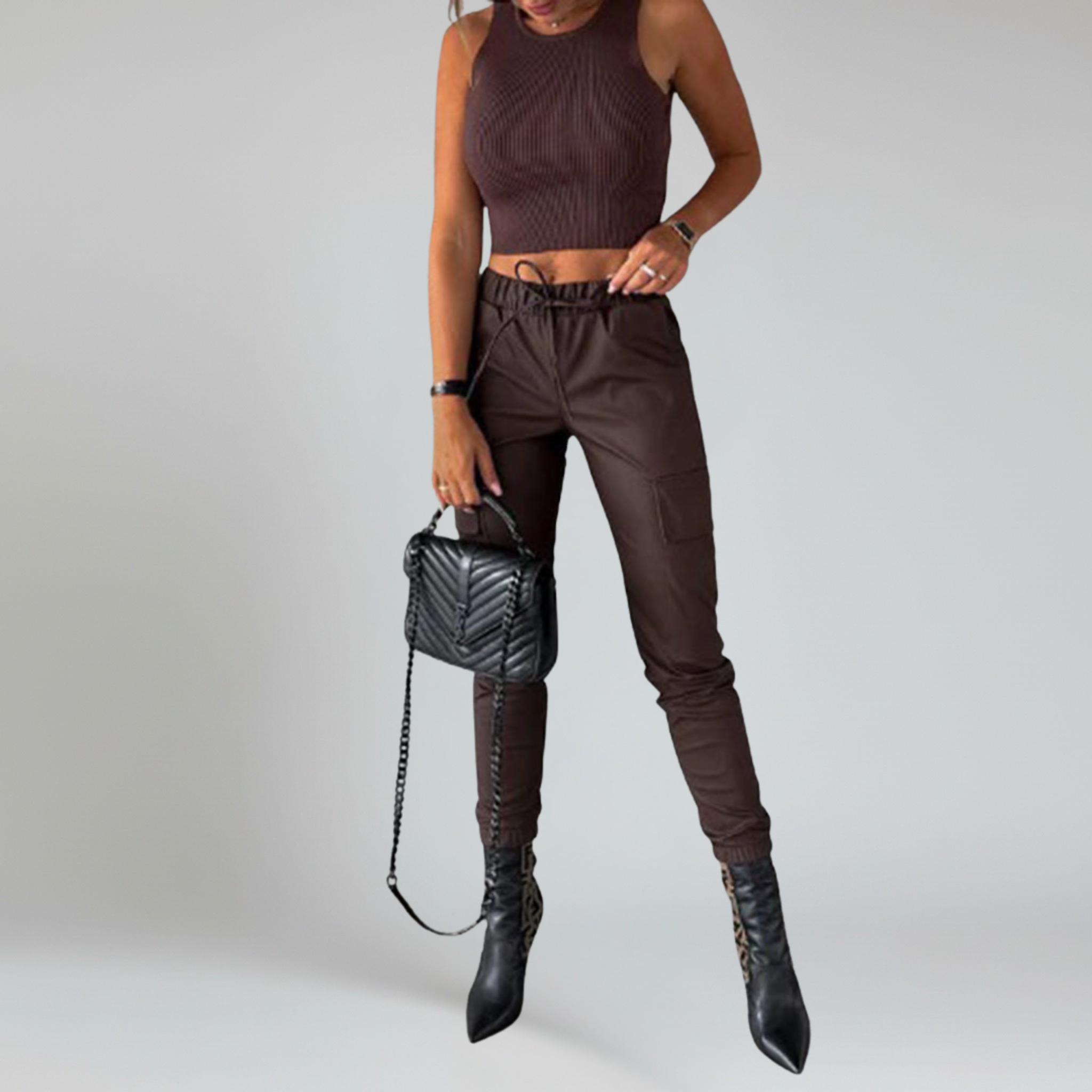 Pantalones cargo de piel sintética con cintura alta y estilo chic 2