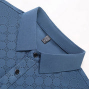 Polo con estampado de monograma: look elegante y lujoso 7