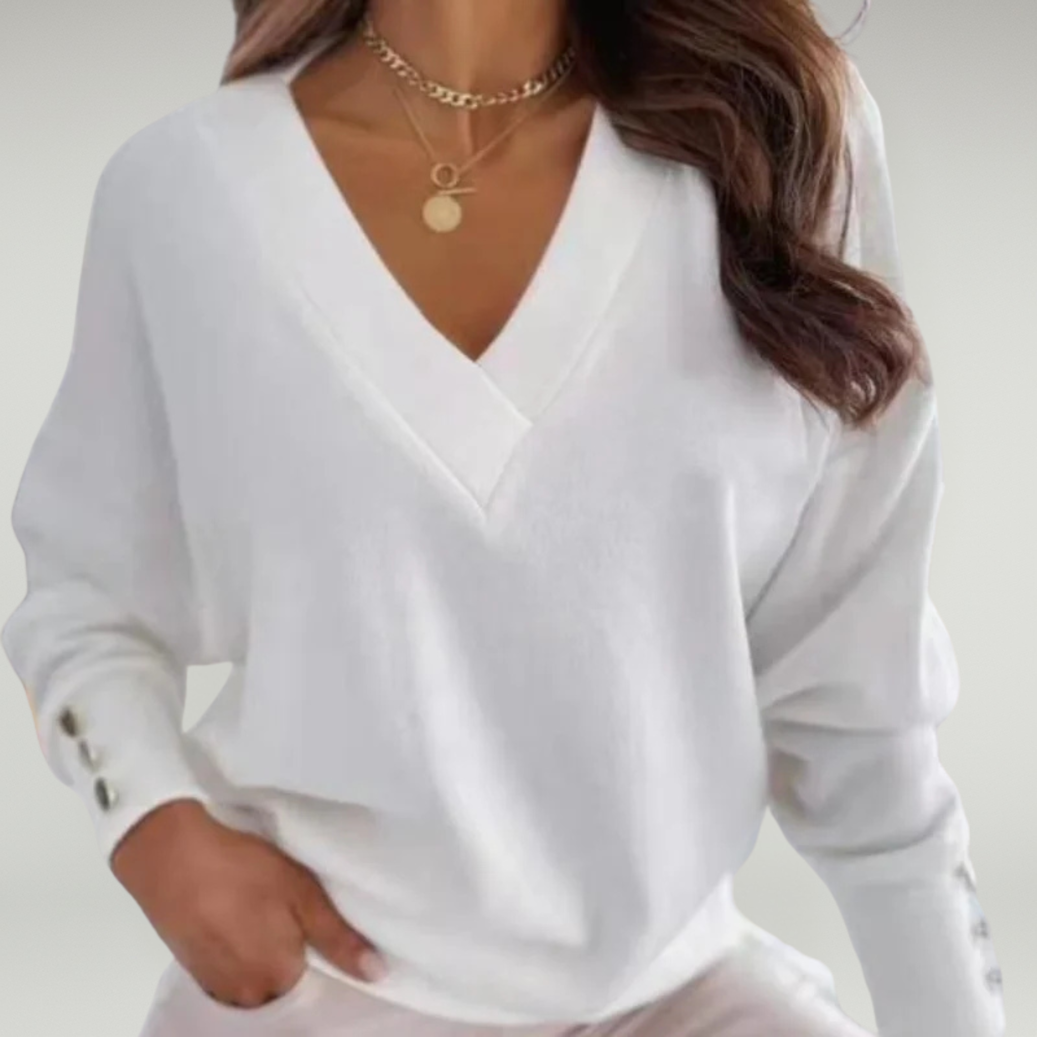 Suéter de punto con cuello en V: look informal de oficina para mujer 3