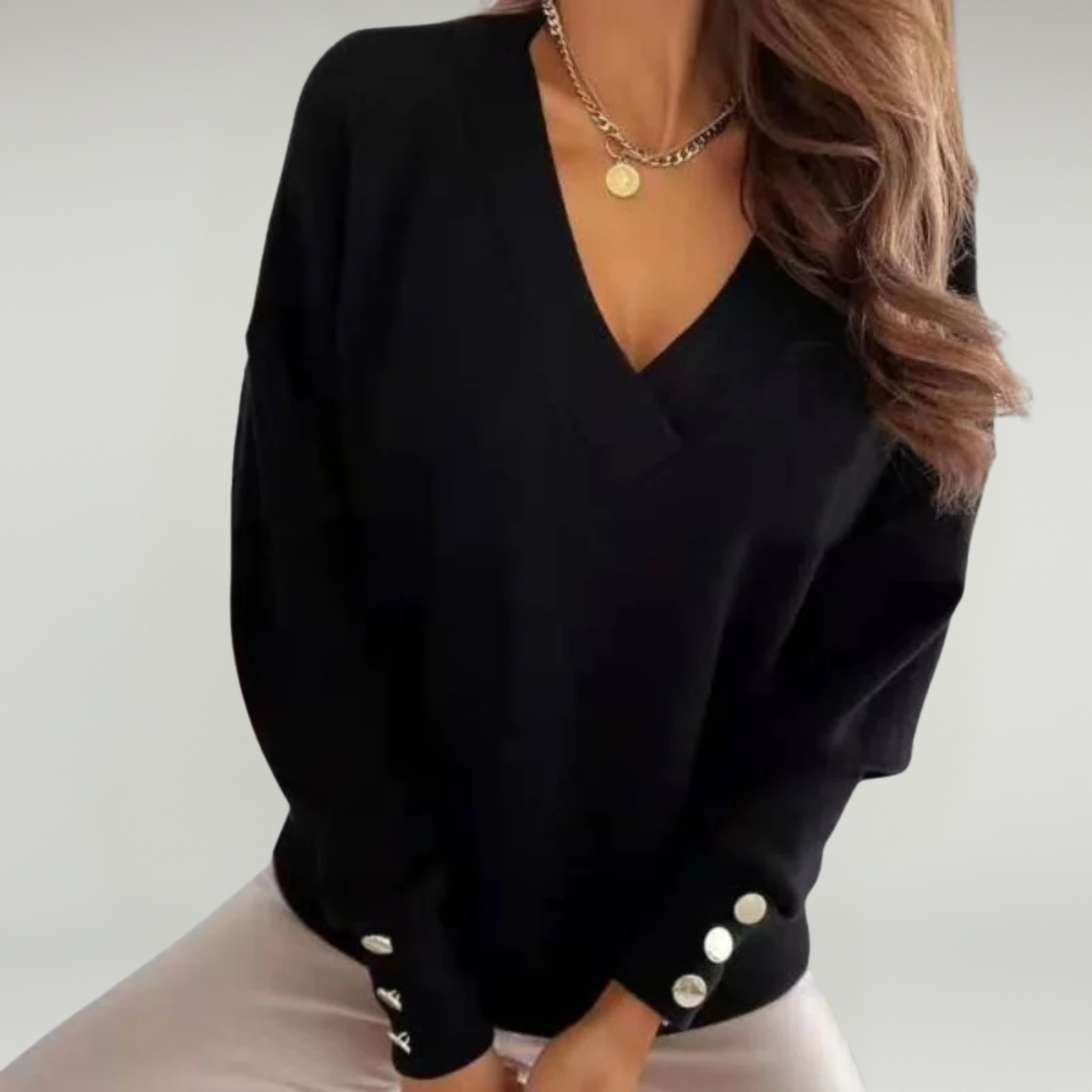 Suéter de punto con cuello en V: look informal de oficina para mujer 4