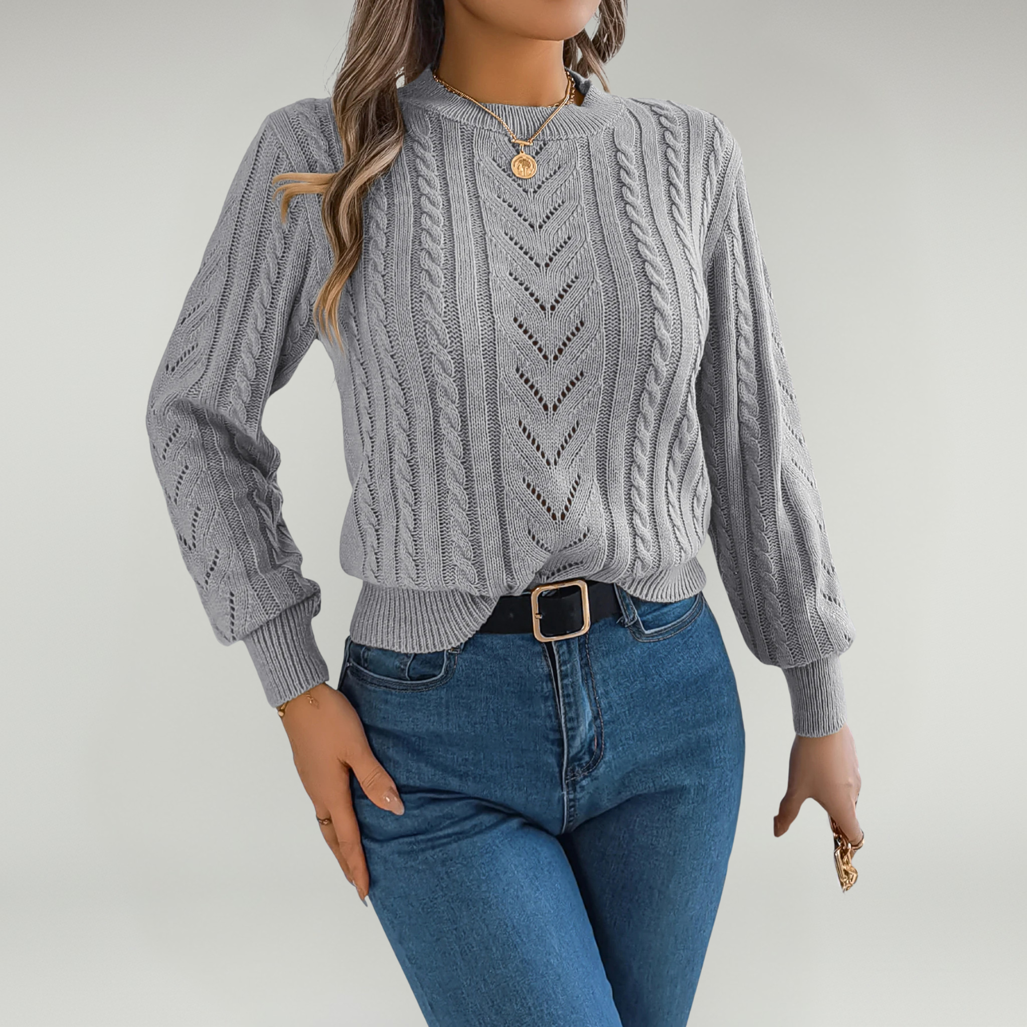 Suéter tipo jersey con diseño calado: prenda esencial y acogedora para el otoño 2