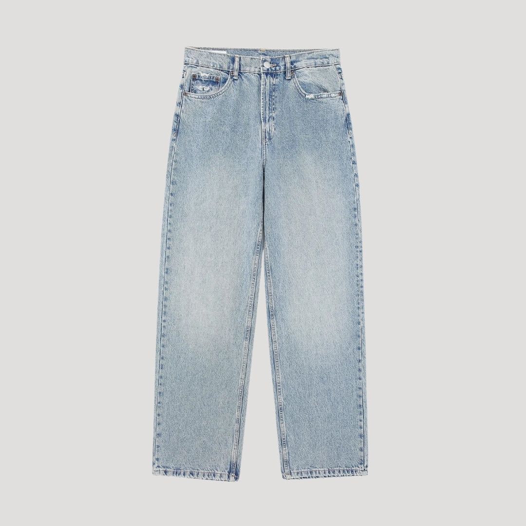 Vaqueros rectos – Denim lavado – Estilo minimalista para el día a día 2