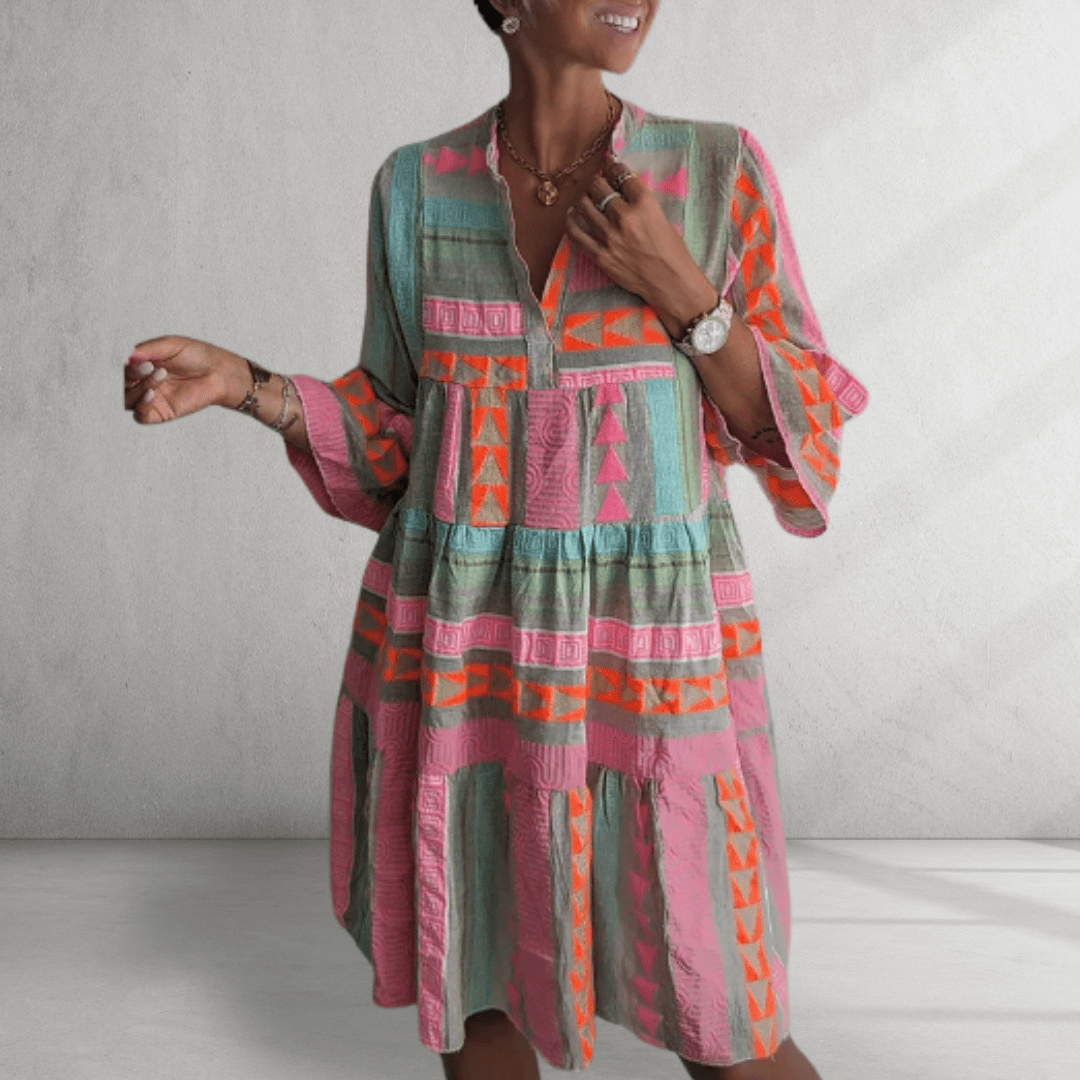 Vestido bohemio con estampado geométrico y corte relajado para las fiestas 1