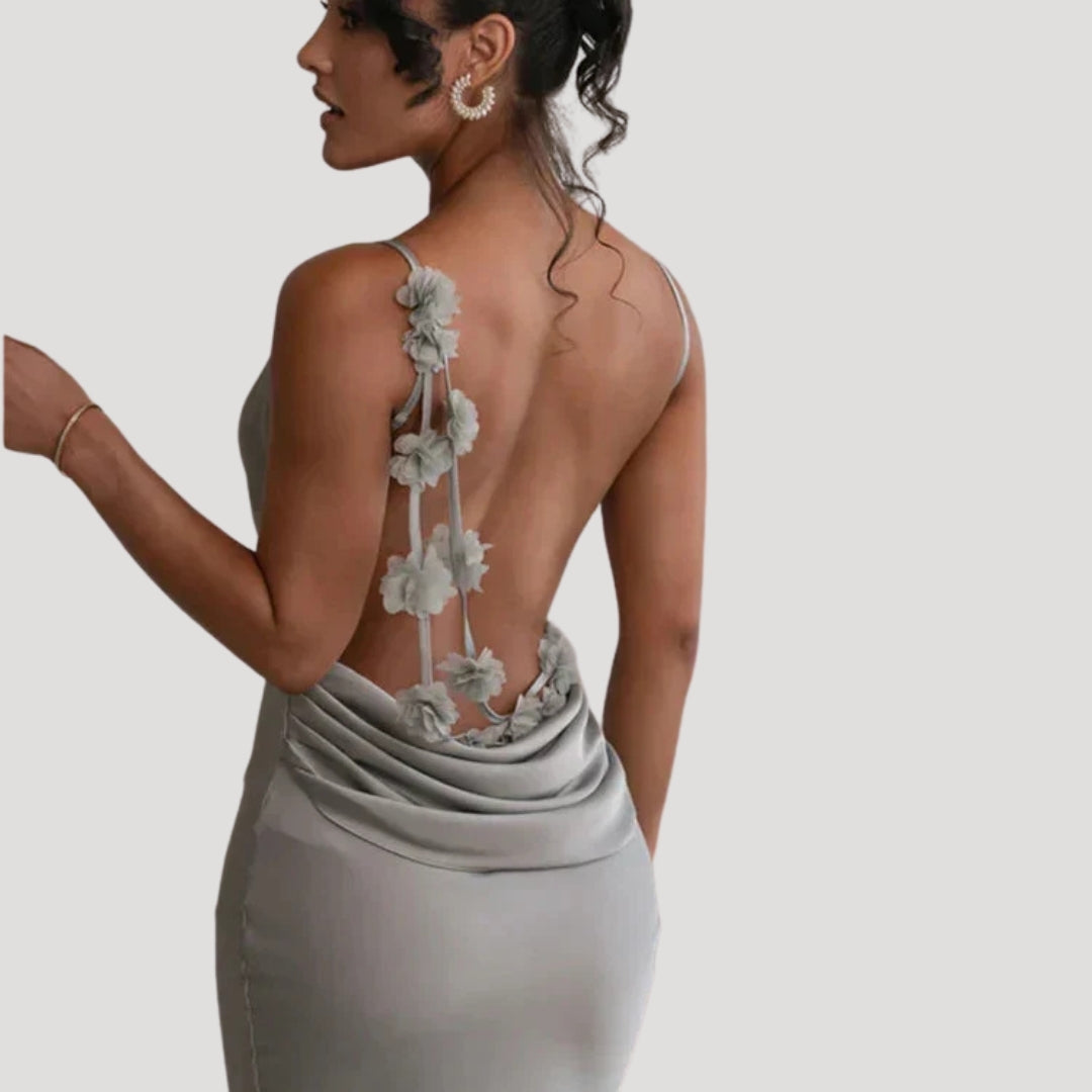 Vestido largo con cuello vuelto para invitada de boda 1