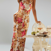 Vestido largo floral con cuello halter: elegante estilo playero para verano. 6