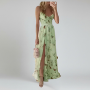 Vestido largo floral con volantes y abertura alta: perfecto para salidas de verano 2